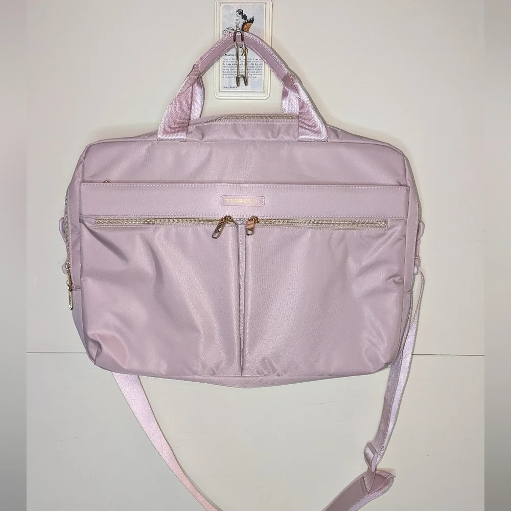 Light Flight Laptop Travel Bag Zipper Close in Blush Pink